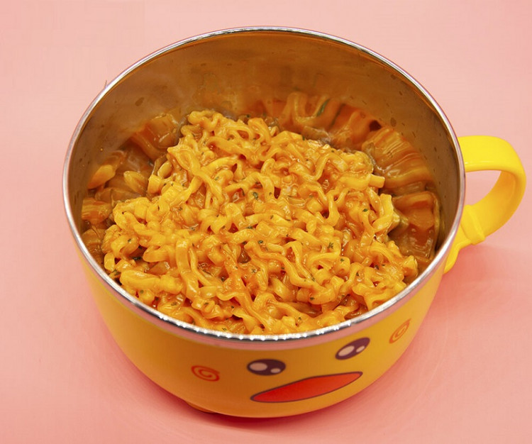 Лапша б\п Samyang с острой курицей и крем-карбонара, 140 г.